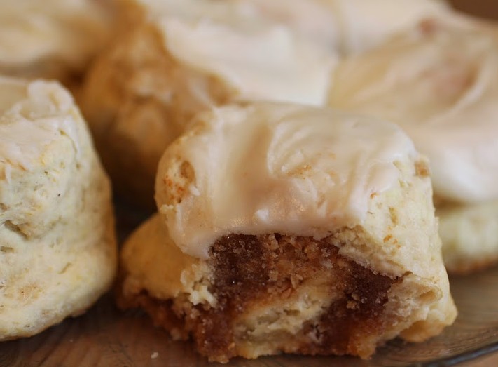 Browned Butter Toffee Cinnamon Rolls (No Yeast!)